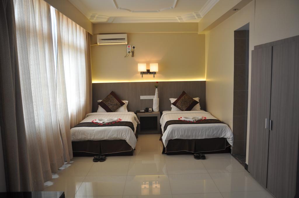 Golden Hill Hotel - Lashio Экстерьер фото
