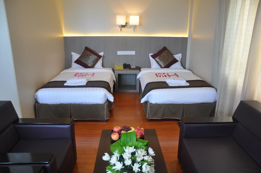 Golden Hill Hotel - Lashio Экстерьер фото