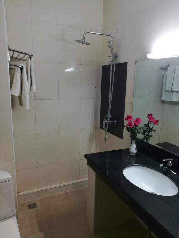 Golden Hill Hotel - Lashio Экстерьер фото