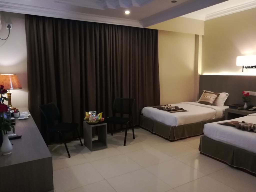 Golden Hill Hotel - Lashio Экстерьер фото