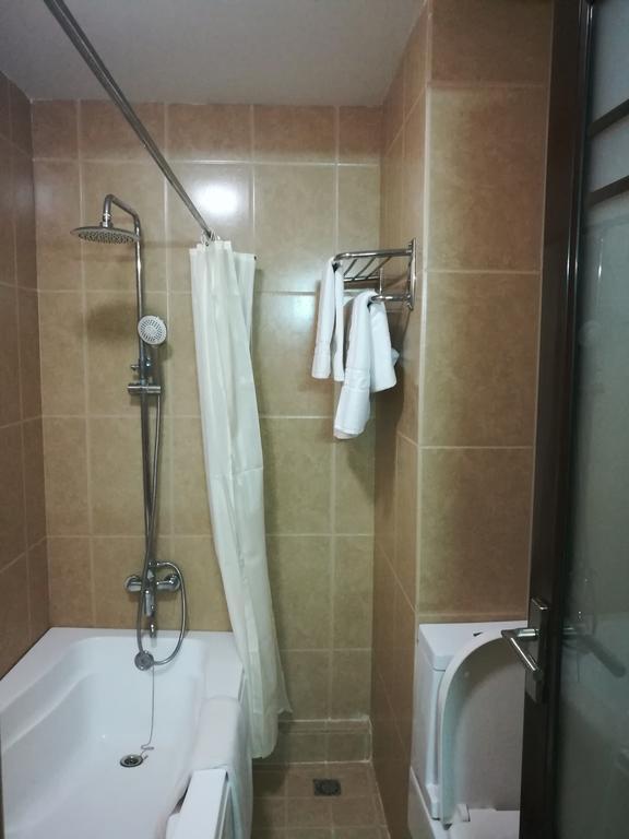 Golden Hill Hotel - Lashio Экстерьер фото