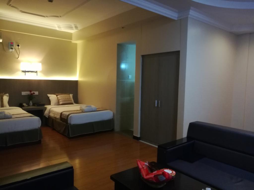 Golden Hill Hotel - Lashio Экстерьер фото
