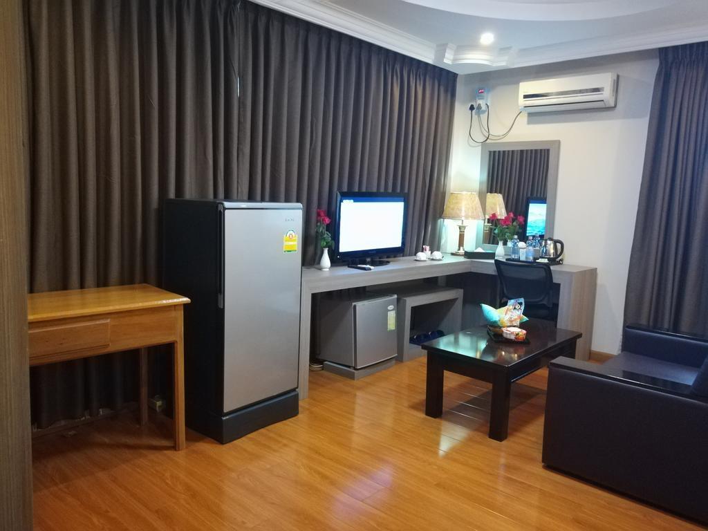 Golden Hill Hotel - Lashio Экстерьер фото