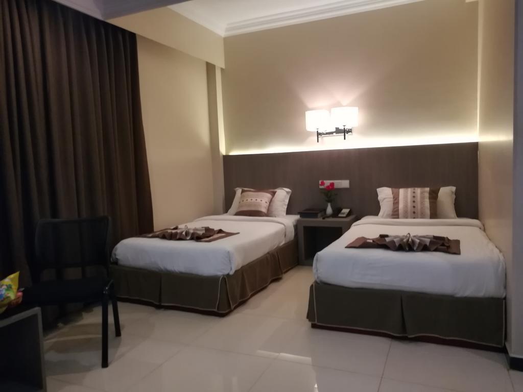Golden Hill Hotel - Lashio Экстерьер фото