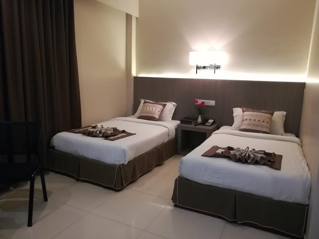 Golden Hill Hotel - Lashio Экстерьер фото