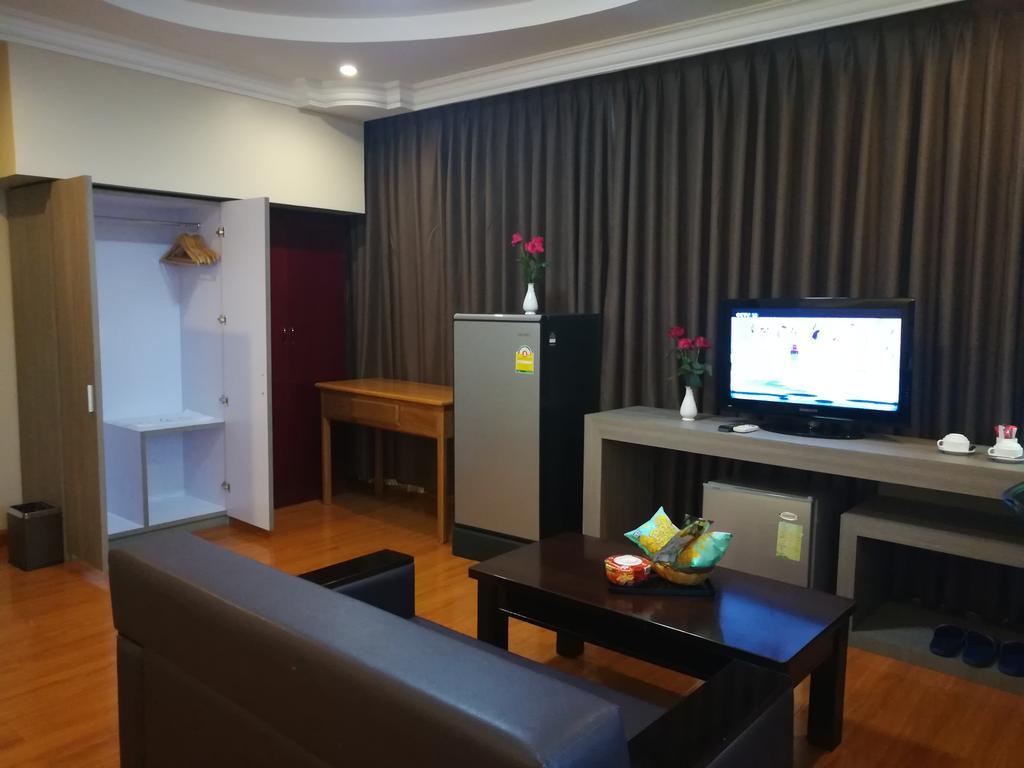 Golden Hill Hotel - Lashio Экстерьер фото